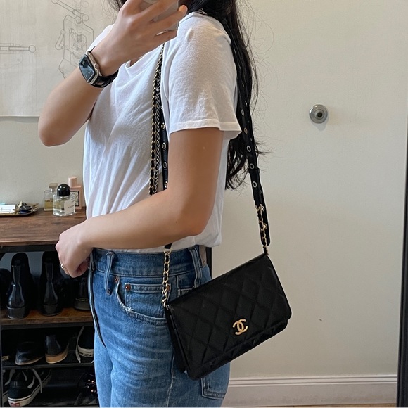 Chanel goatskin WOC (cruise 2021/2022 wallet on chain) - Picture 3 of 16